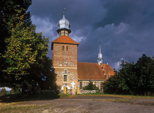 Sząbruk, kościół